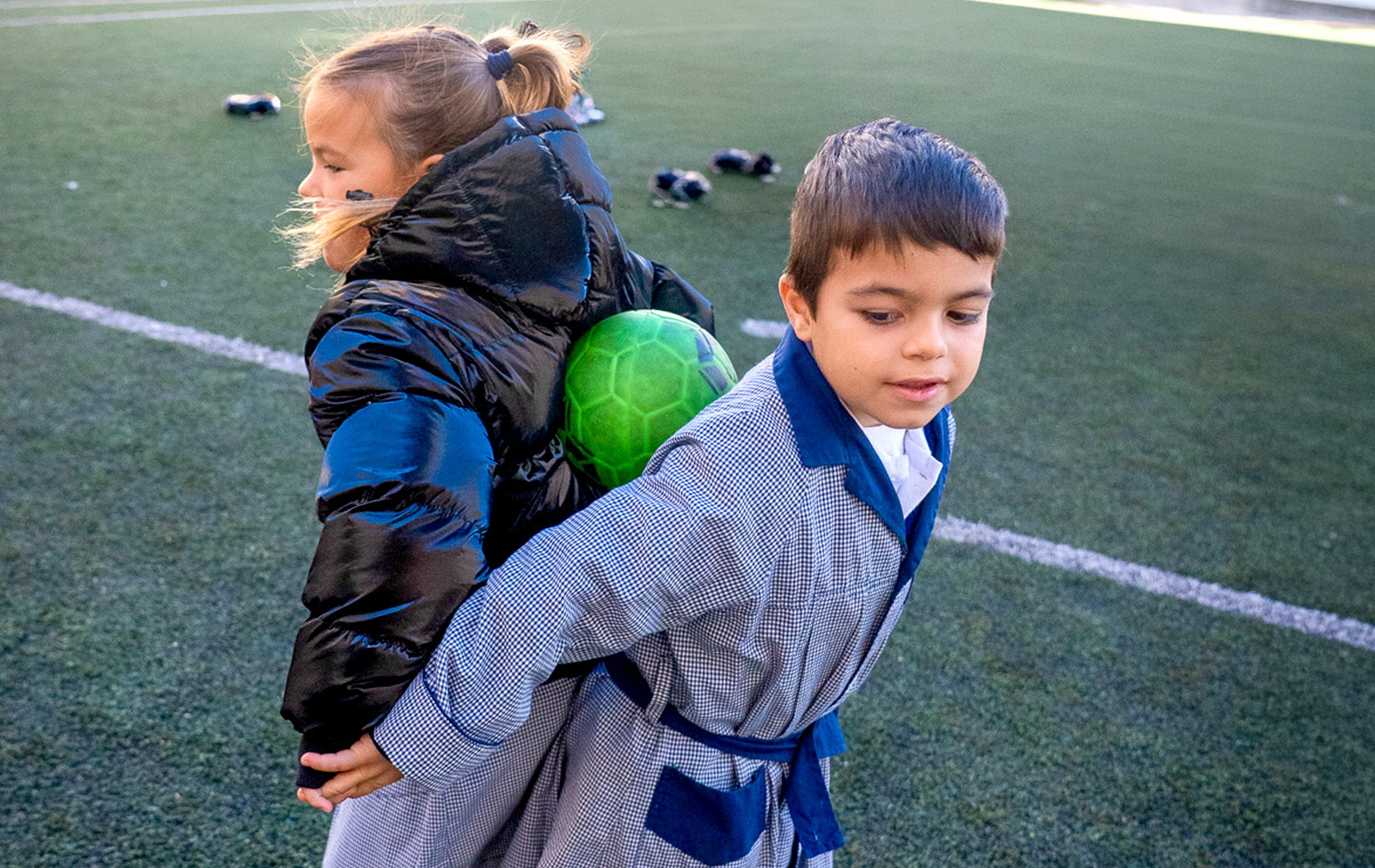 Aula de Primaria con niños trabajando